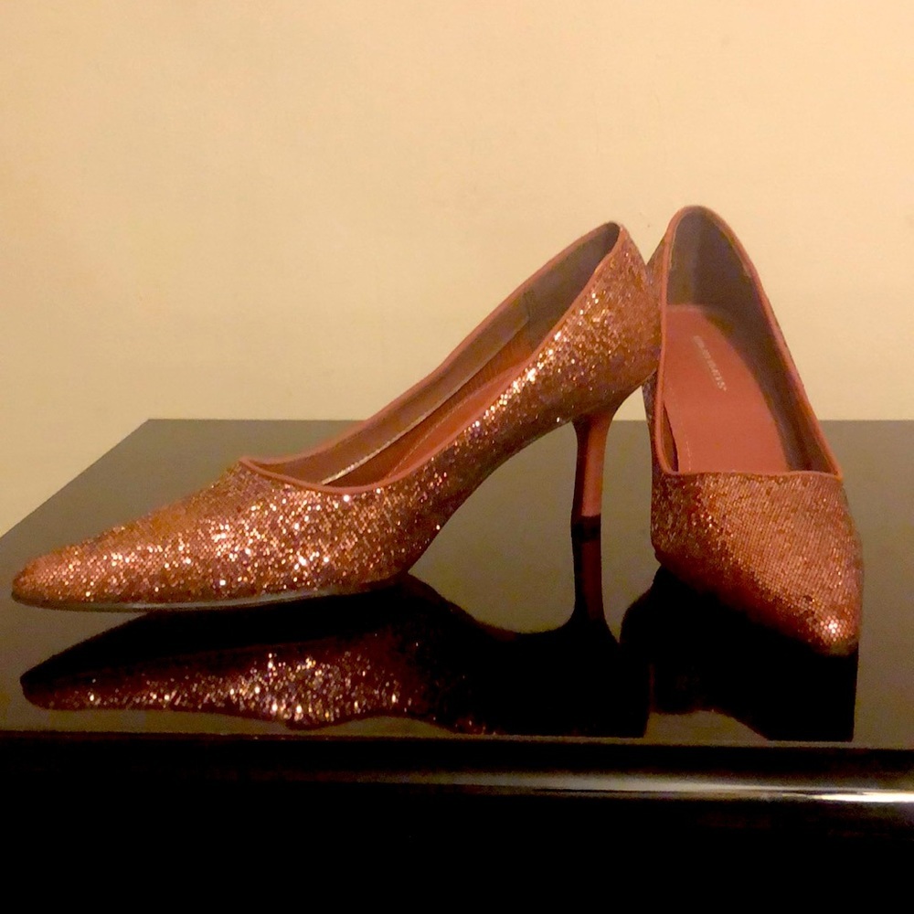 🆑FINAL PRICE‼️. Size 8 Pink glitter kitten heels